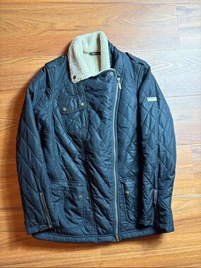 Barbour women’s size 12 Black Quilted Jacket with Cream Sherpa Collar